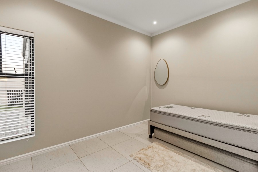 3 Bedroom Property for Sale in Aan de Wijnlanden Western Cape